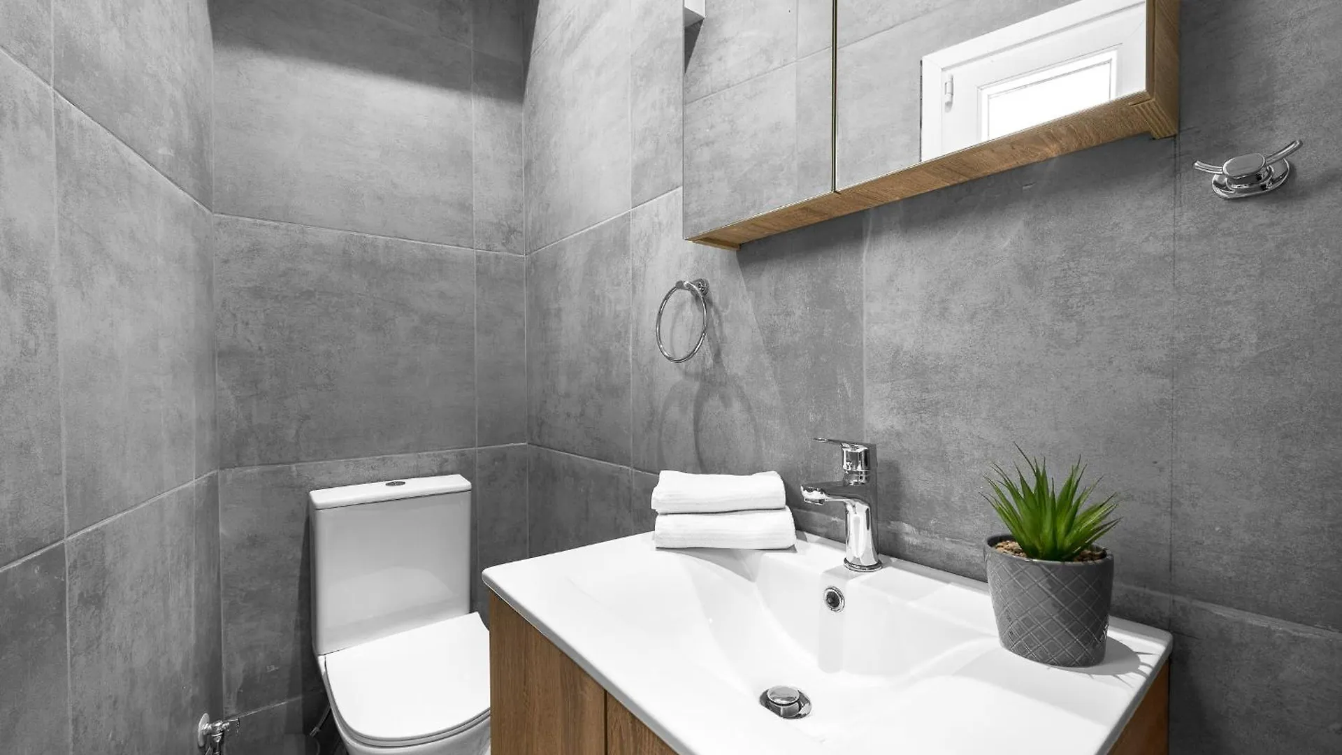 Апартаменты Upper Floor, The Luxury Suites Салоники